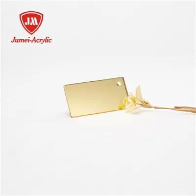 Comment découper une plaque acrylique miroir dorée à la scie ?